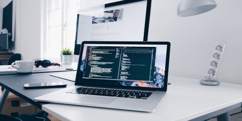 Karasu Web Tasarım hizmetleri ile otel, emlak ve işletmeler için SEO uyumlu, mobil uyumlu ve profesyonel web siteleri tasarlıyoruz.