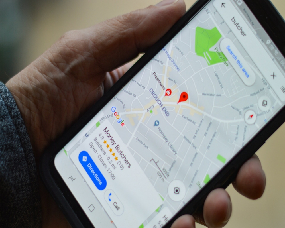Google Haritalarda (Google Maps) ilk 3 sırada yer alarak müşteri sayınızı artırın. İşletme profili optimizasyonu, yorum yönetimi ve yerel SEO taktikleri!